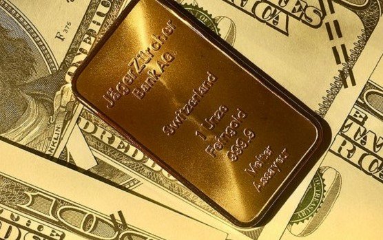 gold price surge geopolitical tensions