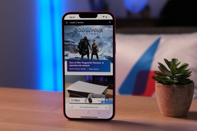 realme 14 Pro 5G bezel-less display