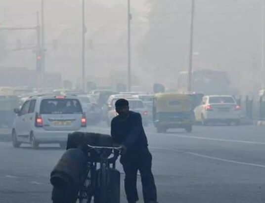 Delhi fog airport disruptions