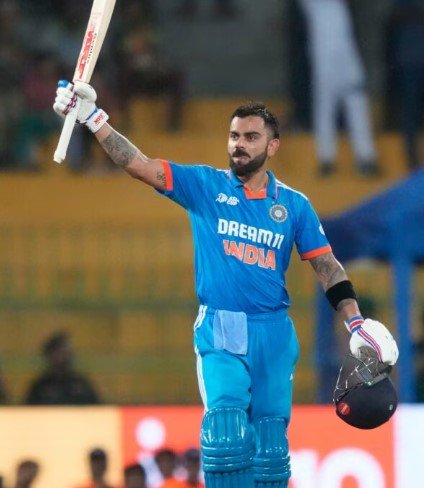 Virat Kohli playing cricket