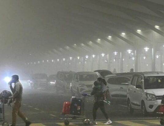 dense fog delhi train airport january