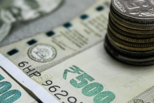 indian-rupee-dollar-exchange