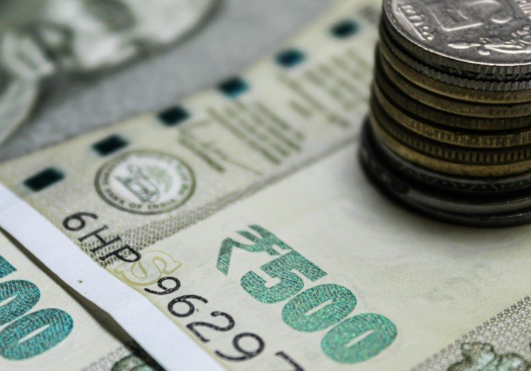 indian-rupee-dollar-exchange