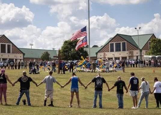 memorial-at-apalachee-high-school