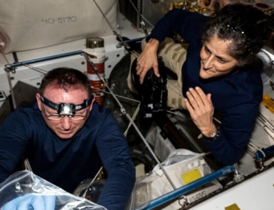 musk-trump-astronaut-return-space-station