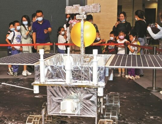 Chang'e-7 moon robot