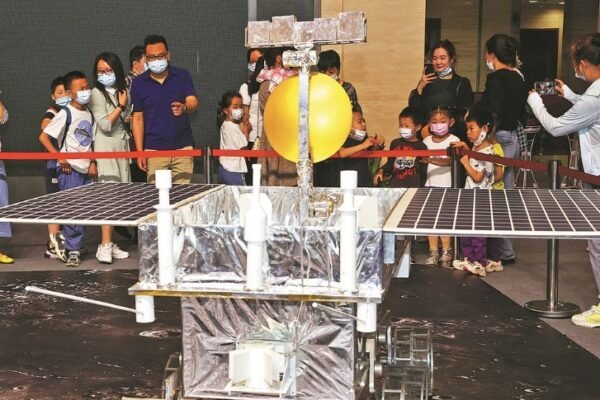 Chang'e-7 moon robot
