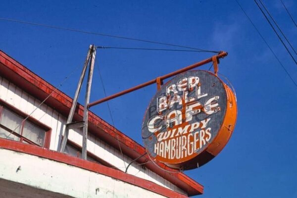 Closed restaurant sign in Atlanta