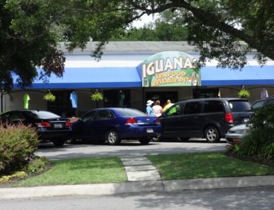 Georgia seafood restaurant sign