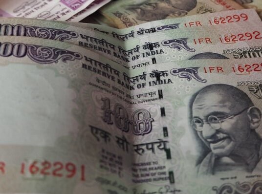 Indian rupee currency exchange rates