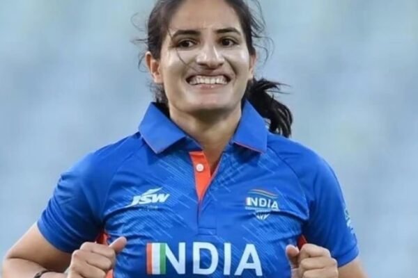 Renuka Singh Thakur bowling
