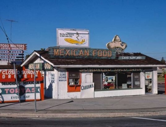 Rreal Tacos restaurant exterior