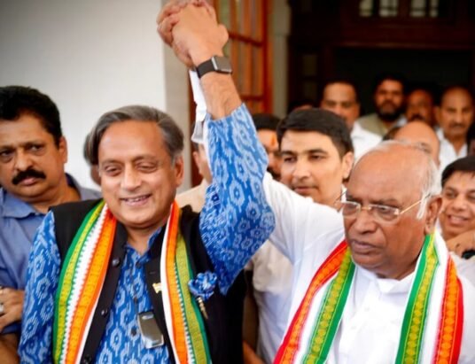 Shashi Tharoor Congress