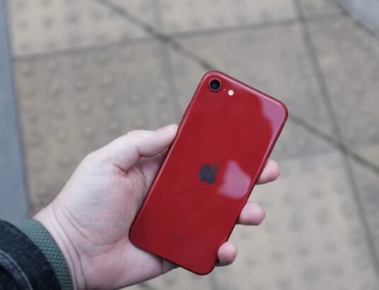 iPhone SE 4 leaks