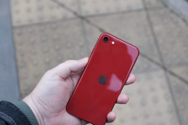 iPhone SE 4 leaks
