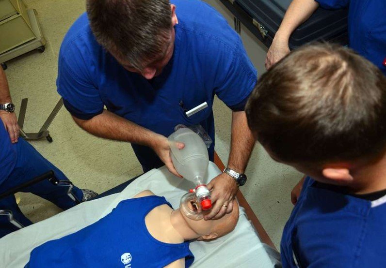 medical students training in rural clinic