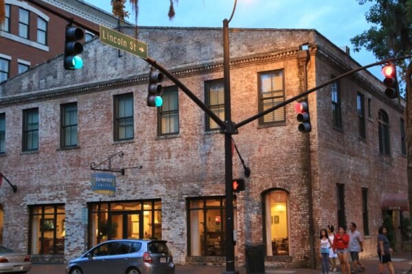 savannah historic district hotel