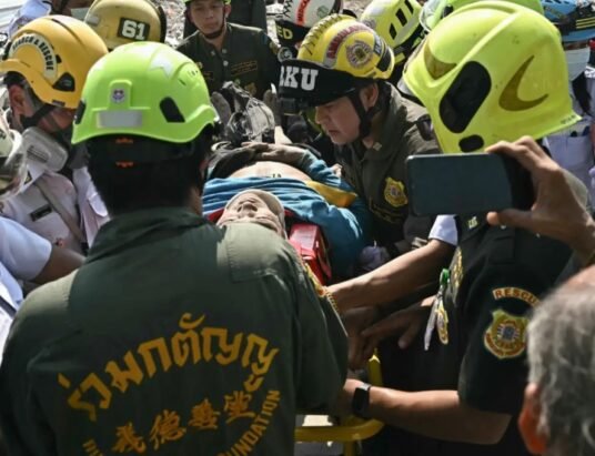 Bangkok collapsed building rescue efforts