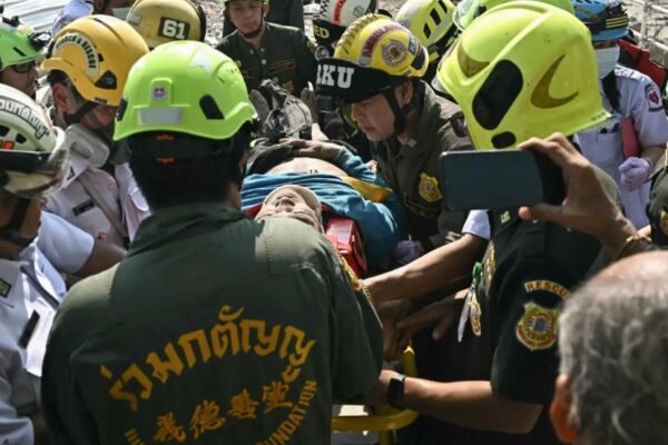 Bangkok collapsed building rescue efforts