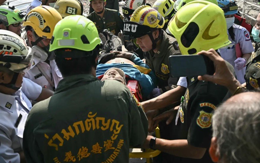 Bangkok collapsed building rescue efforts