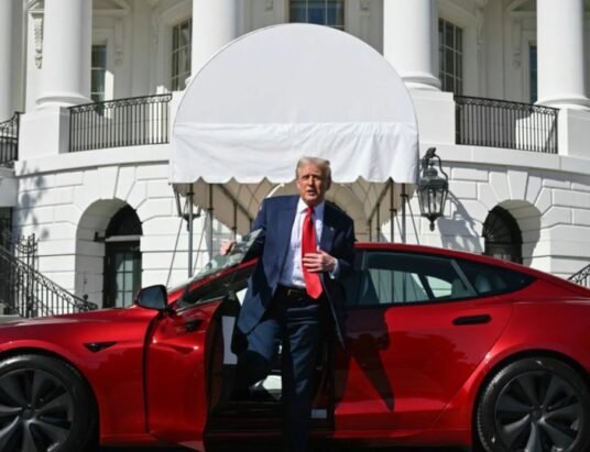 Donald Trump Tesla
