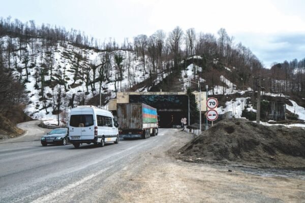 Kvesheti-Kobi road construction