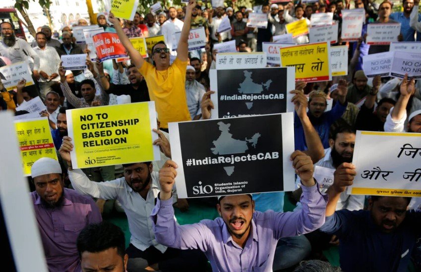 Mumbai political protest violence