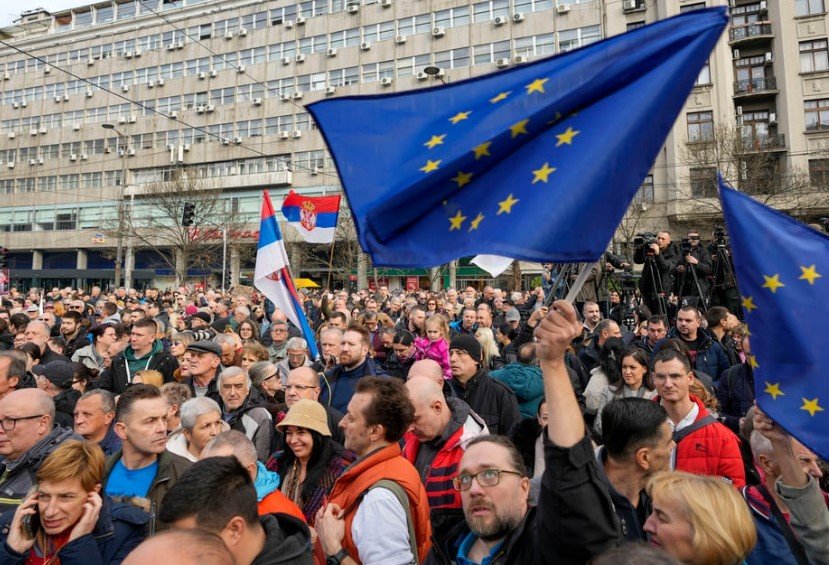 Serbian parliament protest violence