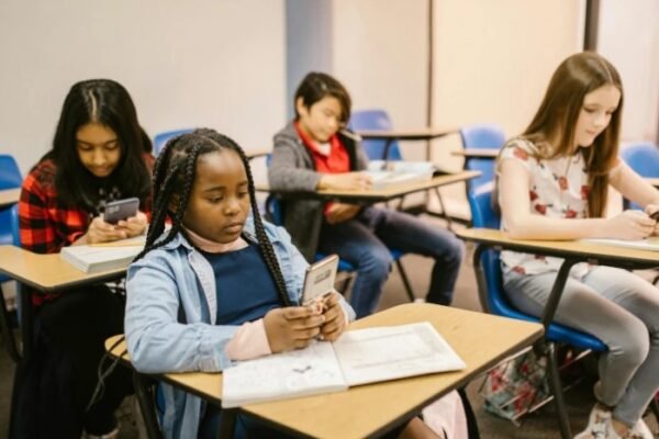 Georgia school classroom no phones policy