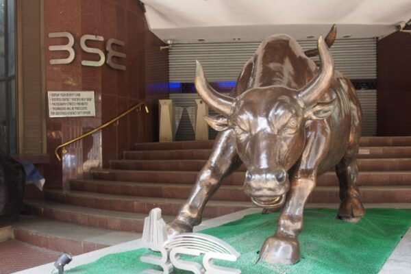 bull statue at BSE building Mumbai