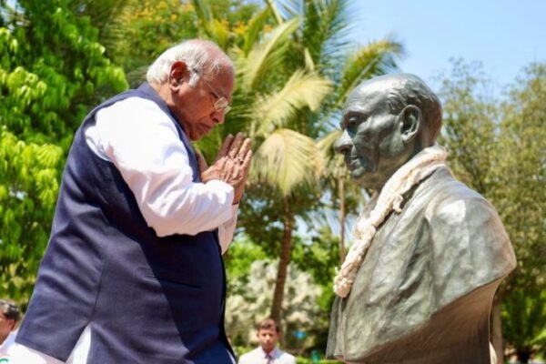 congress-reclaims-patel-legacy-gujarat-cwc-kharge-rss
