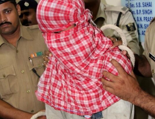 Delhi police arrest ISI agents