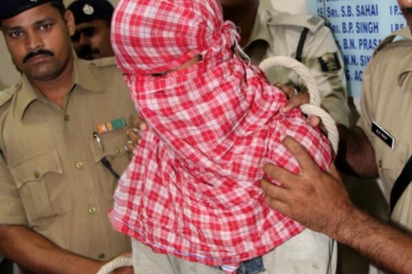 Delhi police arrest ISI agents
