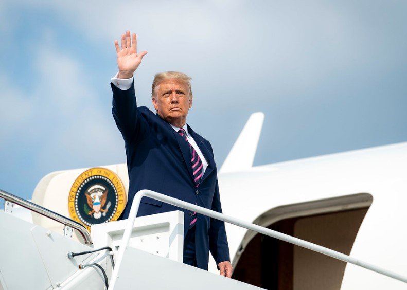 Donald Trump boarding Air Force