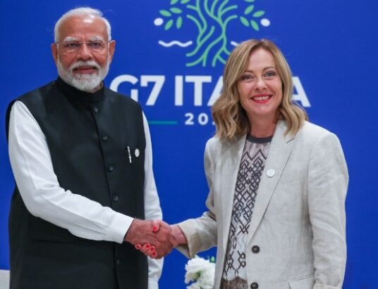 Giorgia Meloni Narendra Modi handshake G7
