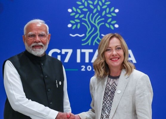 Giorgia Meloni Narendra Modi handshake G7
