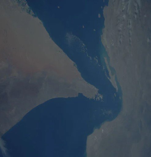 Strait of Hormuz oil tanker satellite photo