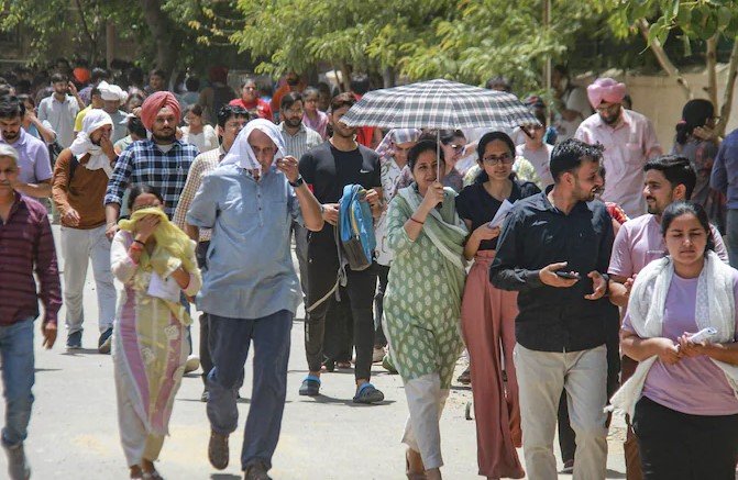 delhi heatwave temperature