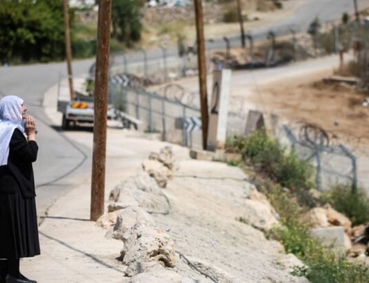 Druze woman Golan Heights Syria Israel border