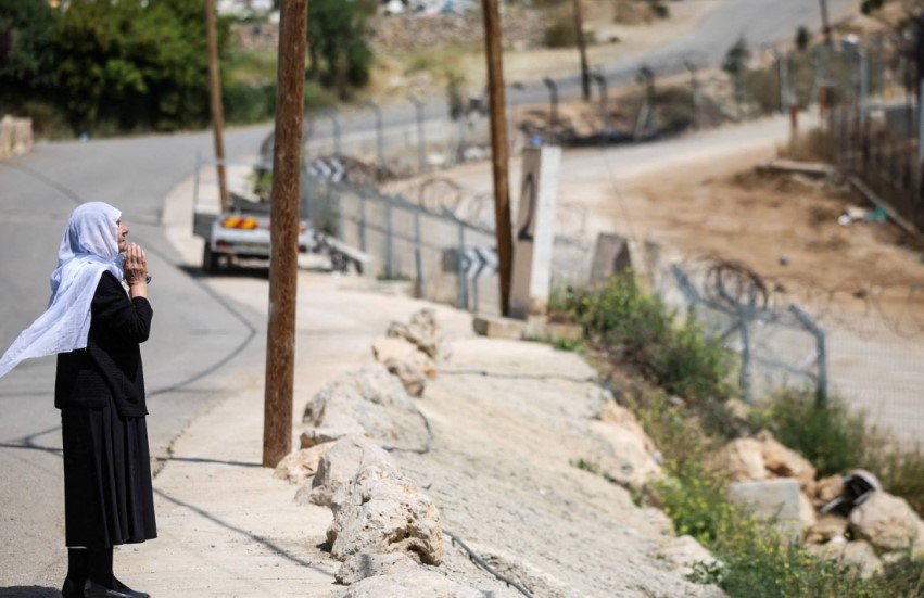 Druze woman Golan Heights Syria Israel border