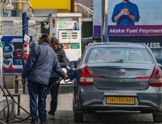 cars delhi vehicle ban fuel pump india