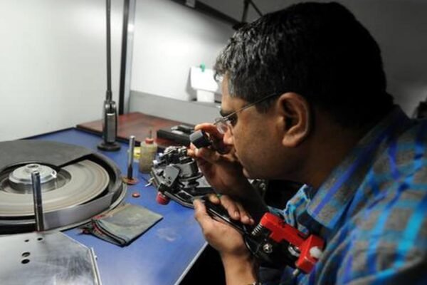 Surat diamond polishing industry export hub