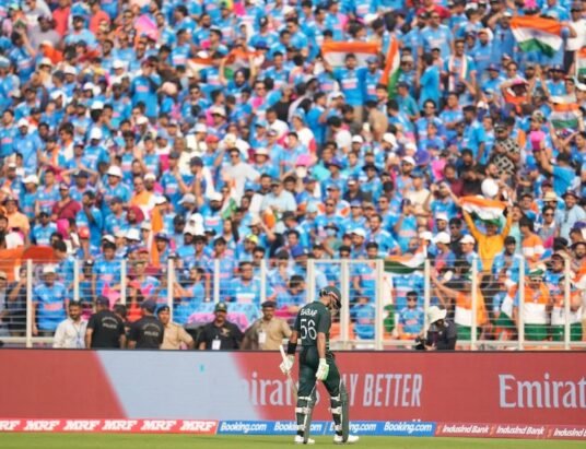 cricket match crowd
