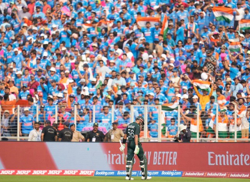 cricket match crowd
