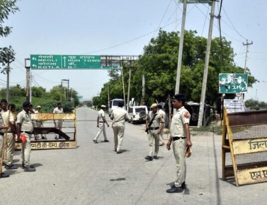 gurugram-police-arrest-youths-road-stunt-video-cars-seized