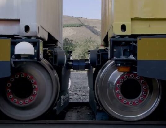 autonomous railcar