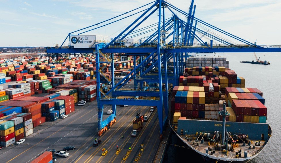 port cargo ships