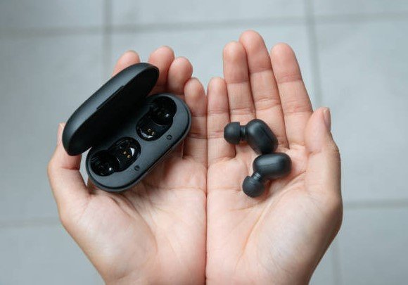wireless earbuds
