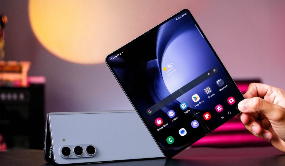 foldable smartphone