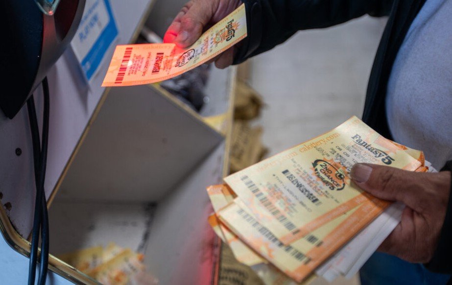 Georgia Powerball lottery ticket sold at gas station